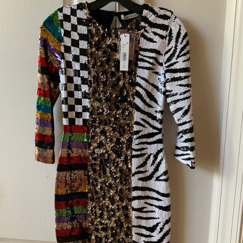 ALICE + OLIVIA JAE MULTI SEQUIN KEYHOLE MINI DRESS - Picture 15 of 16